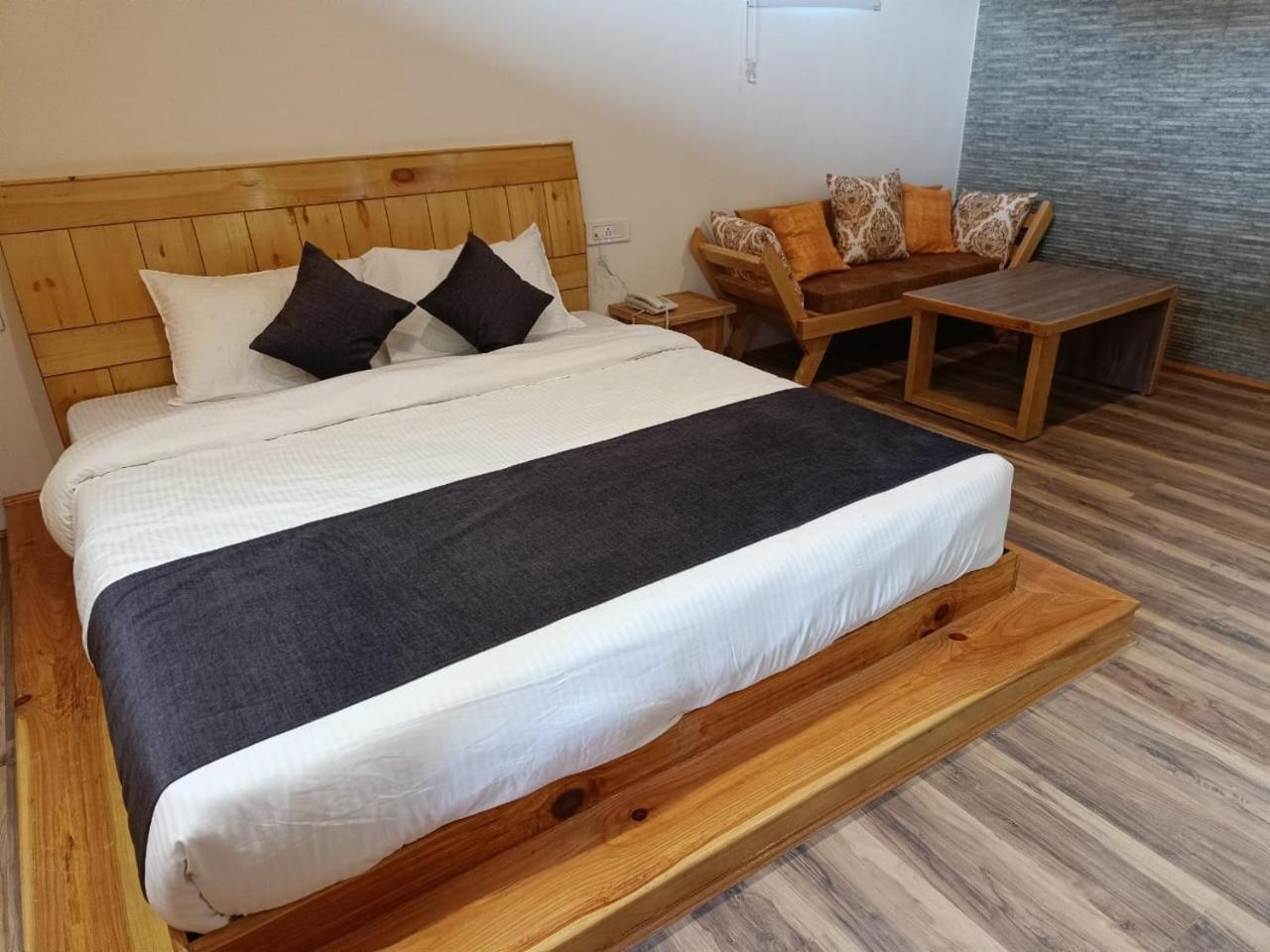 Trimounts-A Boutique Hotel & Wellnes Center In Tirthan Valley Banjār 外观 照片