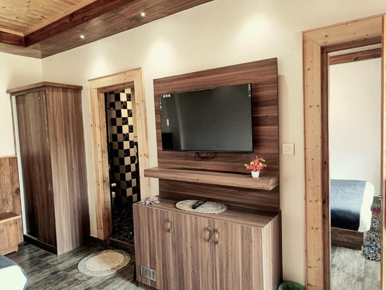 Trimounts-A Boutique Hotel & Wellnes Center In Tirthan Valley Banjār 外观 照片