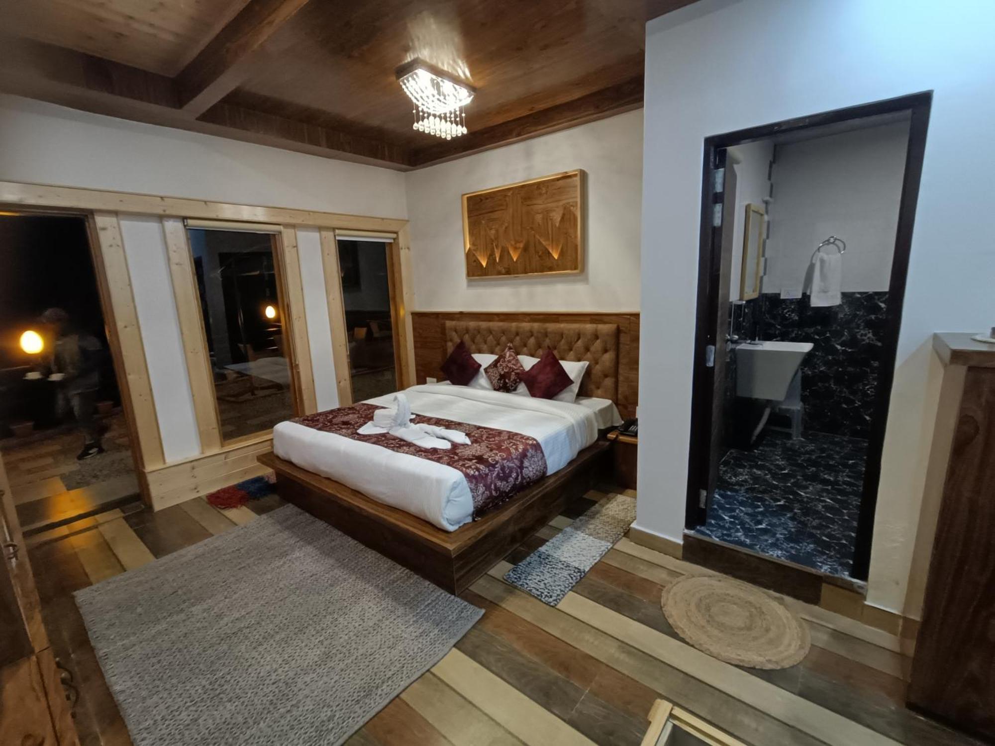 Trimounts-A Boutique Hotel & Wellnes Center In Tirthan Valley Banjār 外观 照片